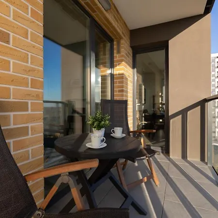 Celownicza With Parking By Renters *