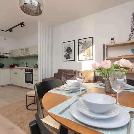 Apartament Celownicza With Parking By Renters