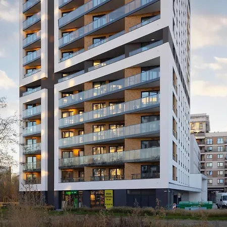 Celownicza With Parking By Renters