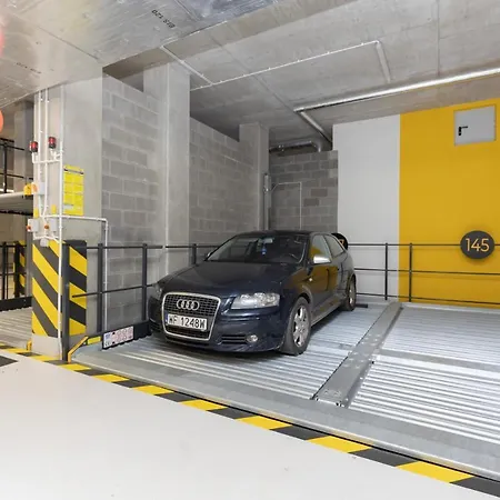 Celownicza With Parking By Renters Warsaw